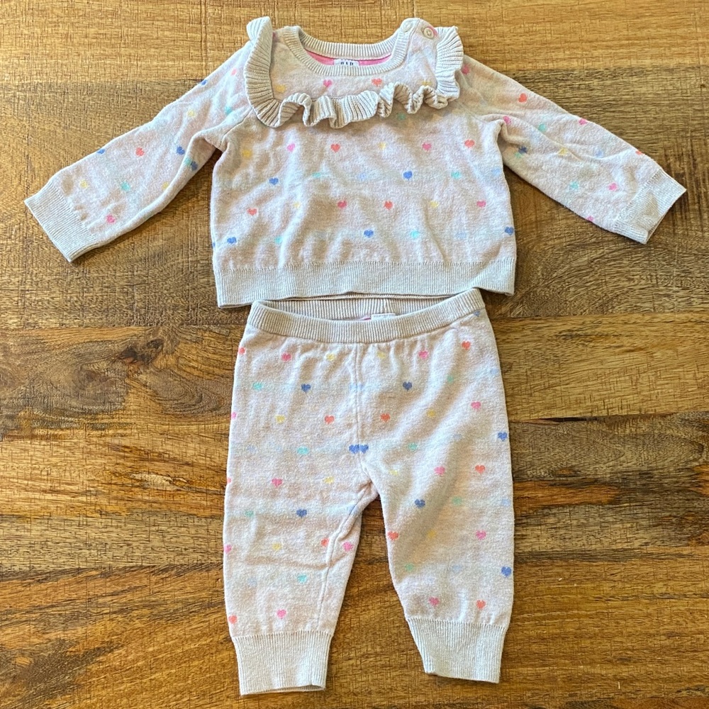 GAP Kids Cream Matching Set with Heart  Details